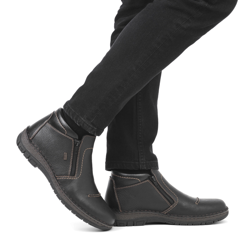 detail Pánská kotníková obuv RIEKER 05172-00 černá W3